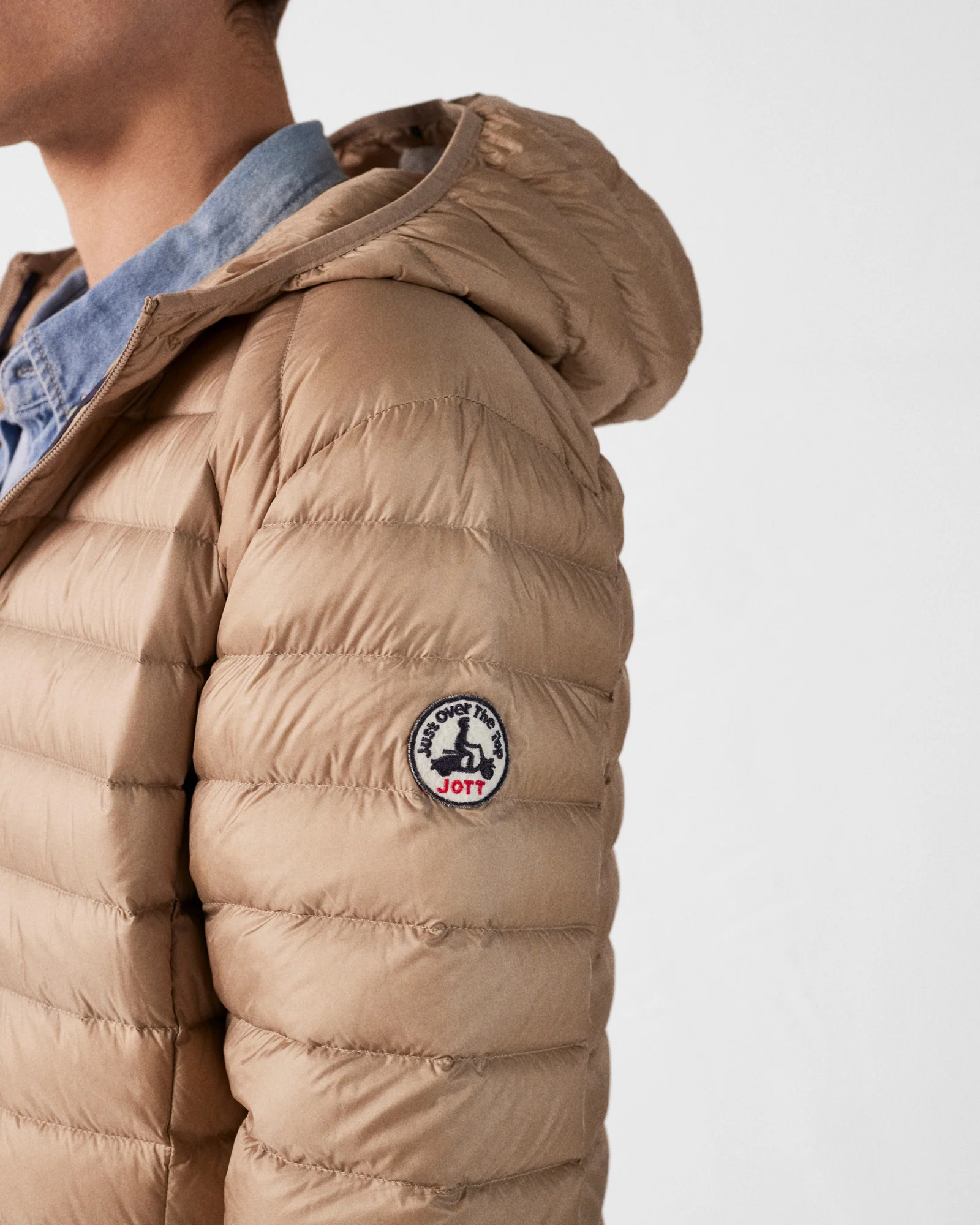 Doudoune légère à capuche Beige Nico - Image 5