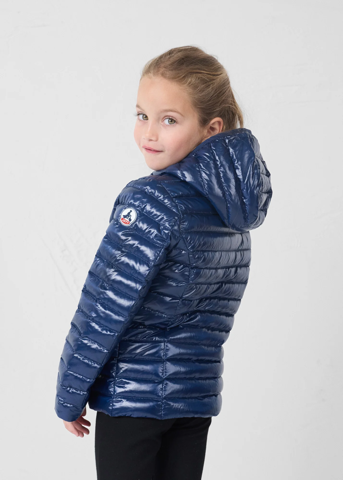 Doudoune légère à capuche enfant Marine Carla shiny - Image 6