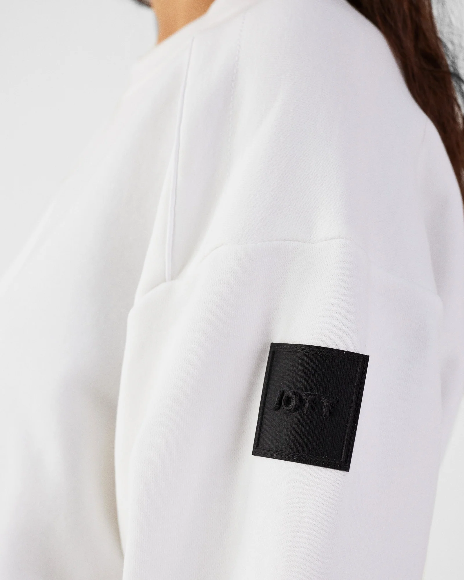 Sweat bimatière col rond Blanc Pinako - Image 6